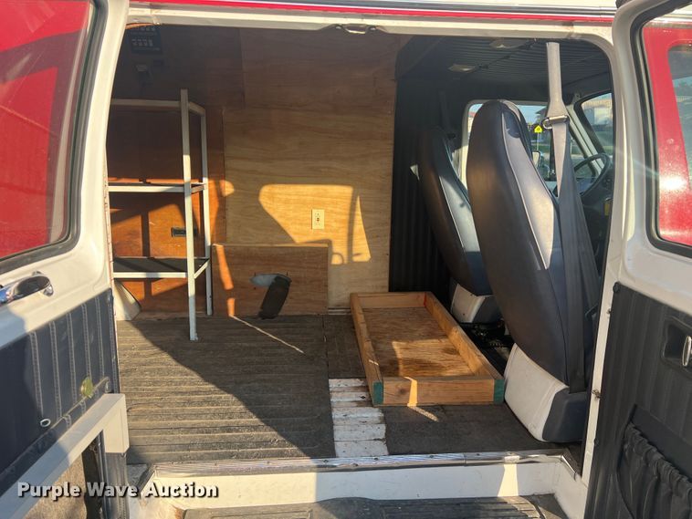 image for item MR9886 1991 Dodge Ram Wagon B350  rescue vehicle