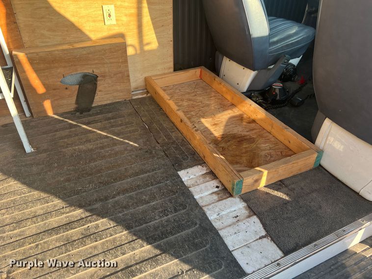 image for item MR9886 1991 Dodge Ram Wagon B350  rescue vehicle