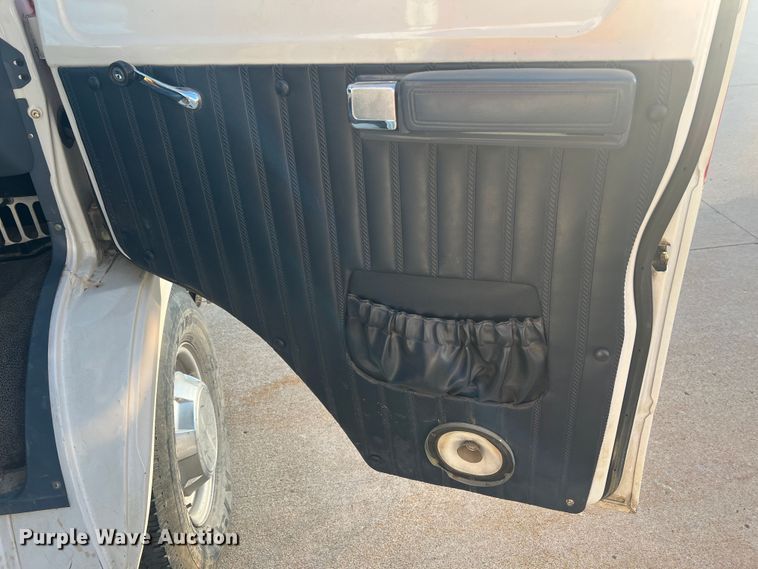 image for item MR9886 1991 Dodge Ram Wagon B350  rescue vehicle