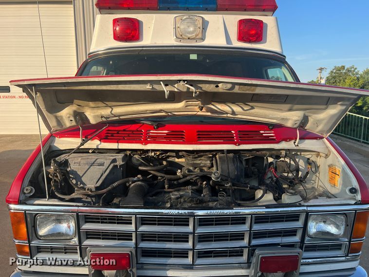 image for item MR9886 1991 Dodge Ram Wagon B350  rescue vehicle