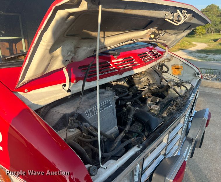 image for item MR9886 1991 Dodge Ram Wagon B350  rescue vehicle