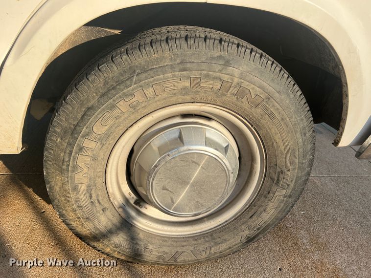 image for item MR9886 1991 Dodge Ram Wagon B350  rescue vehicle