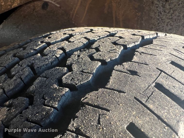 image for item MR9886 1991 Dodge Ram Wagon B350  rescue vehicle