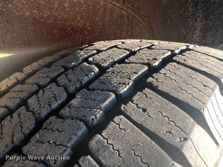 image for item MR9886 1991 Dodge Ram Wagon B350  rescue vehicle