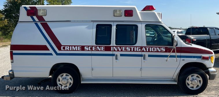 image for item MR9889 1997 Ford E350 Super Duty  ambulance