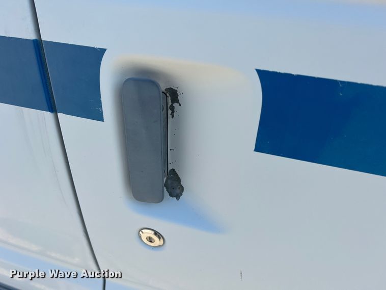 image for item MR9889 1997 Ford E350 Super Duty  ambulance