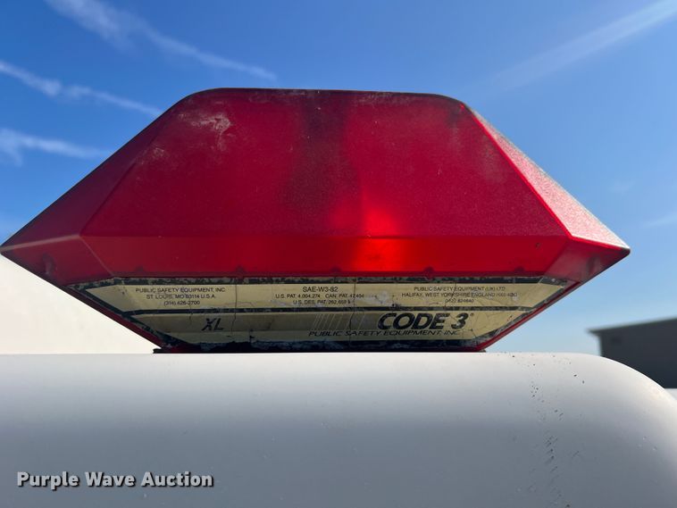 image for item MR9889 1997 Ford E350 Super Duty  ambulance