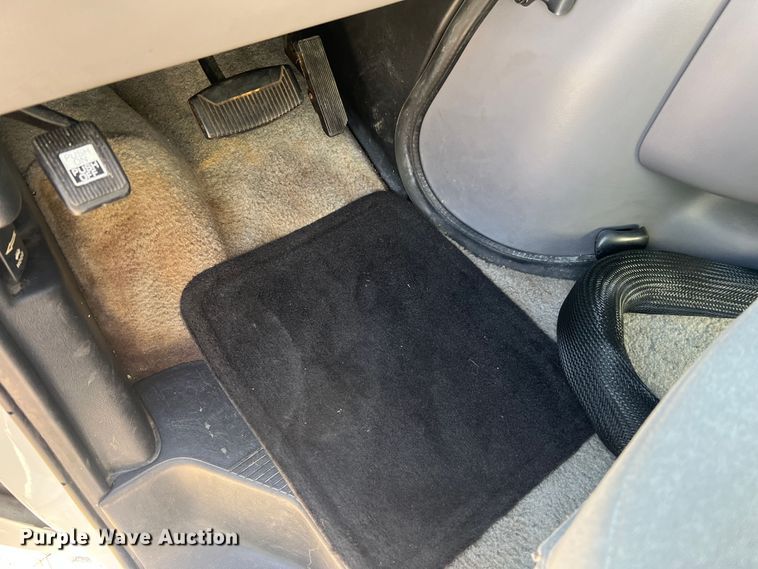 image for item MR9889 1997 Ford E350 Super Duty  ambulance