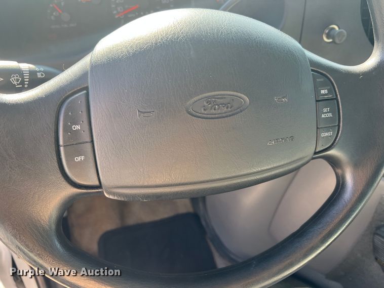 image for item MR9889 1997 Ford E350 Super Duty  ambulance