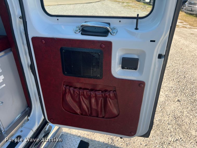 image for item MR9889 1997 Ford E350 Super Duty  ambulance