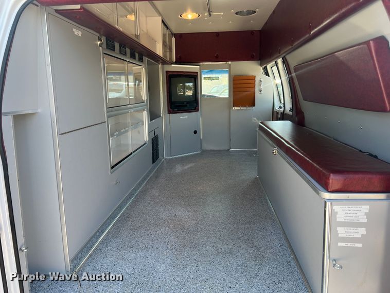 image for item MR9889 1997 Ford E350 Super Duty  ambulance