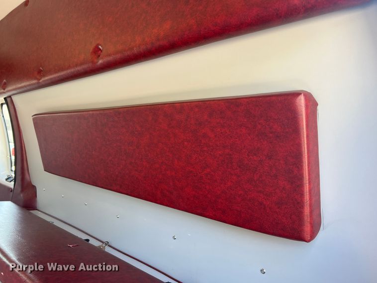 image for item MR9889 1997 Ford E350 Super Duty  ambulance