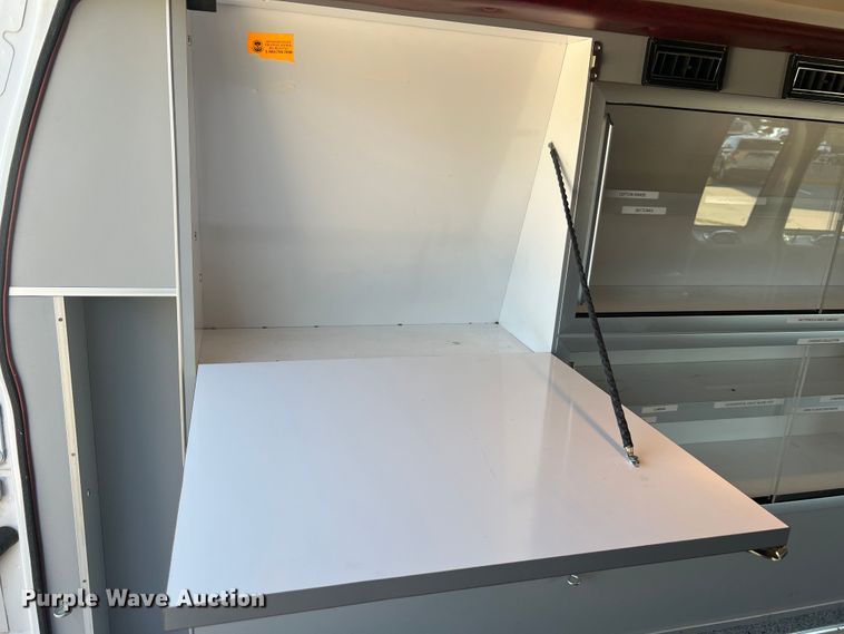 image for item MR9889 1997 Ford E350 Super Duty  ambulance