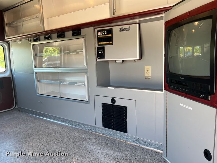 image for item MR9889 1997 Ford E350 Super Duty  ambulance