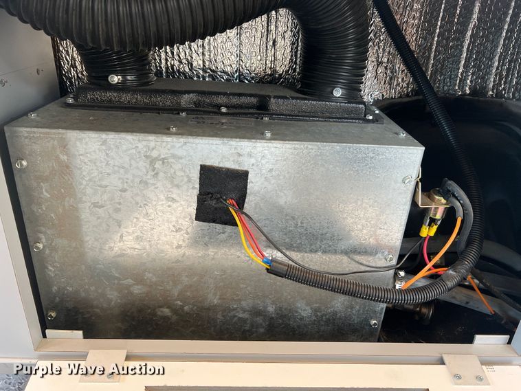 image for item MR9889 1997 Ford E350 Super Duty  ambulance