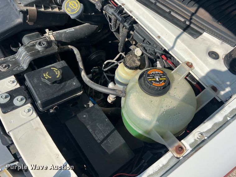 image for item MR9889 1997 Ford E350 Super Duty  ambulance