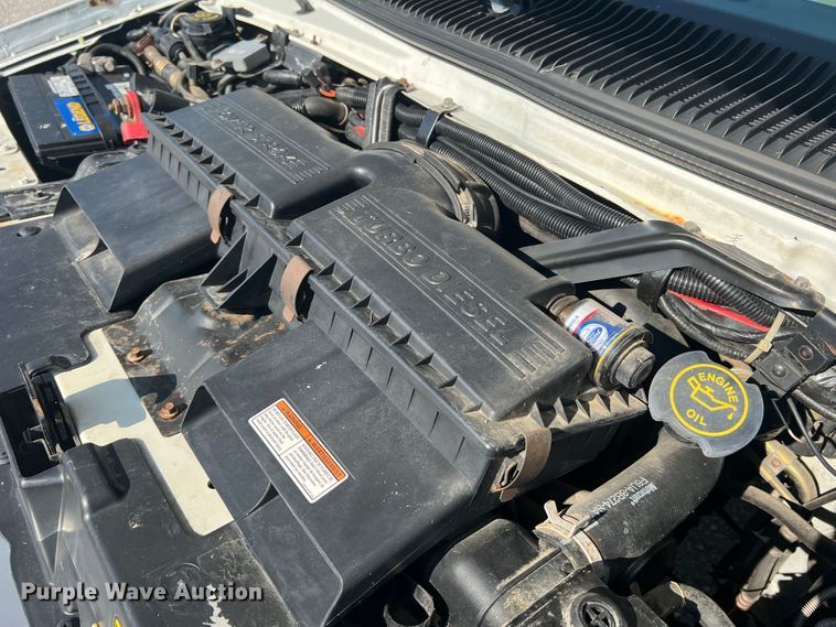 image for item MR9889 1997 Ford E350 Super Duty  ambulance