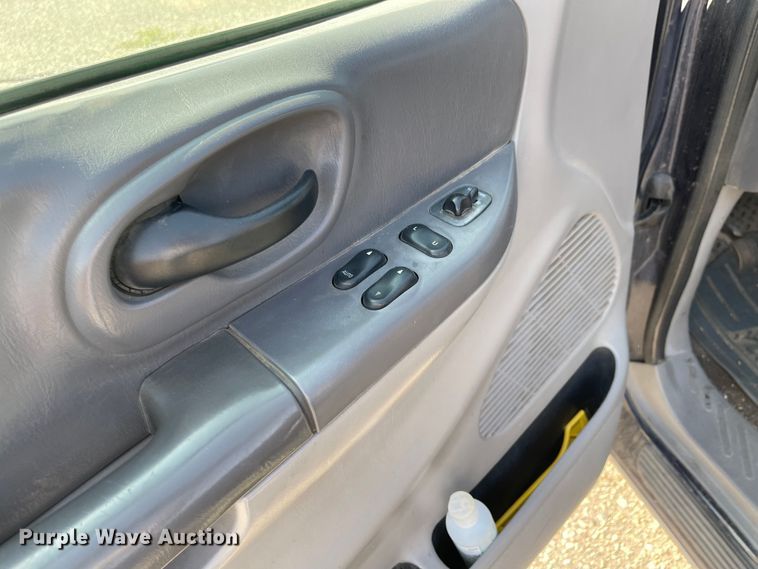 image for item MU9256 2000 Ford F150  pickup truck