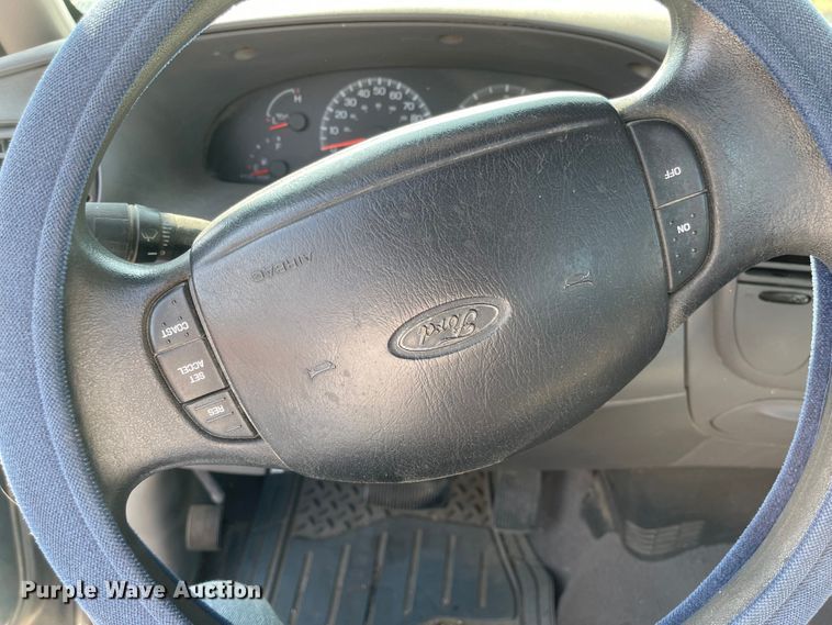 image for item MU9256 2000 Ford F150  pickup truck