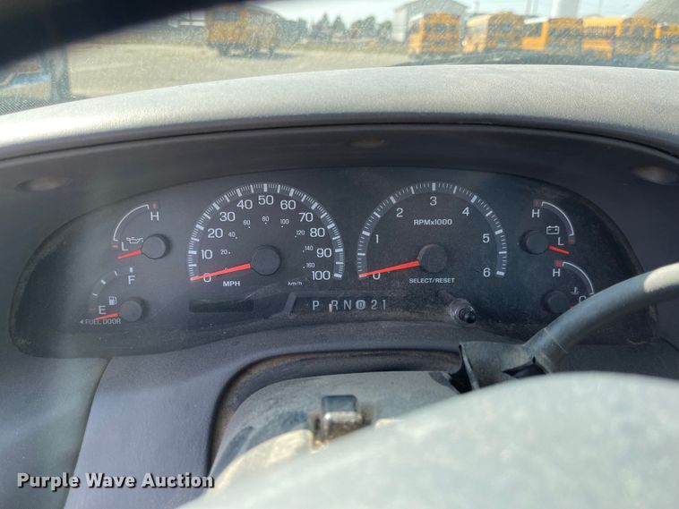 image for item MU9256 2000 Ford F150  pickup truck