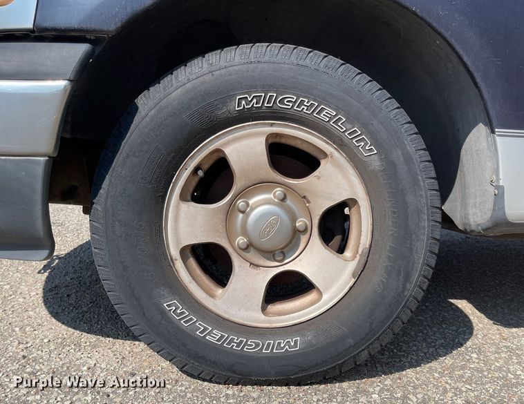 image for item MU9256 2000 Ford F150  pickup truck