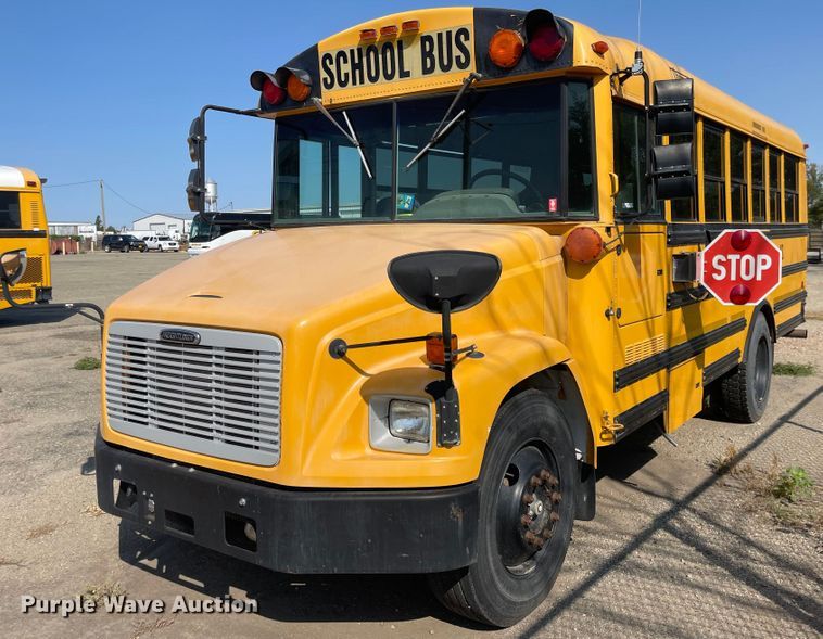 image for item MU9257 2004 Freightliner FS65  school bus