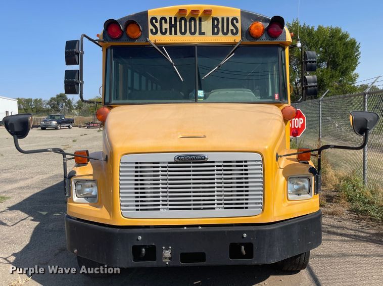 image for item MU9257 2004 Freightliner FS65  school bus