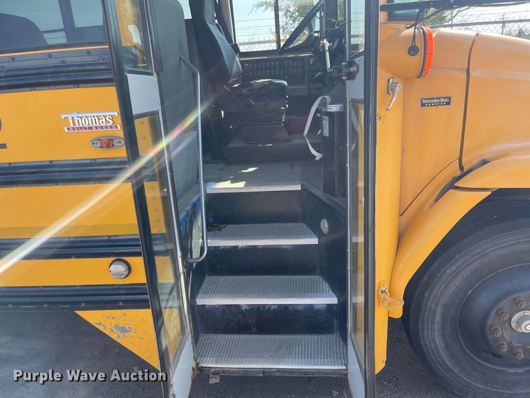 image for item MU9257 2004 Freightliner FS65  school bus