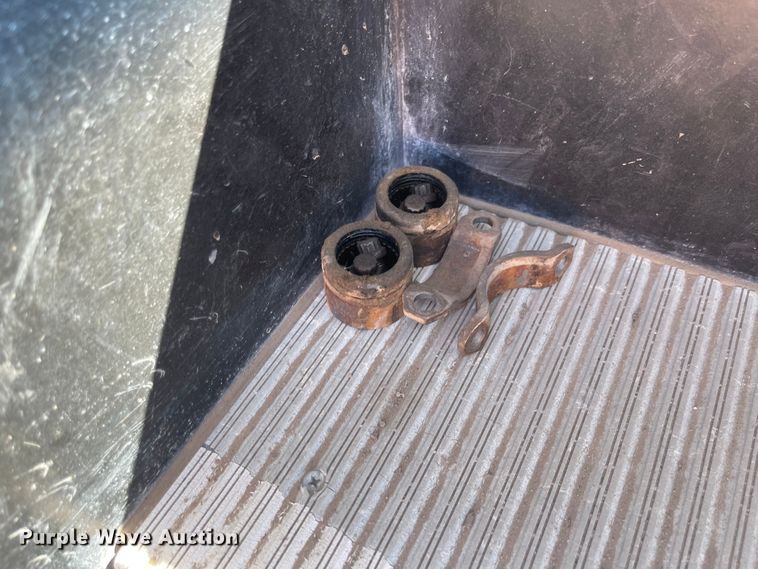 image for item MU9257 2004 Freightliner FS65  school bus