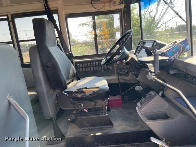 image for item MU9257 2004 Freightliner FS65  school bus