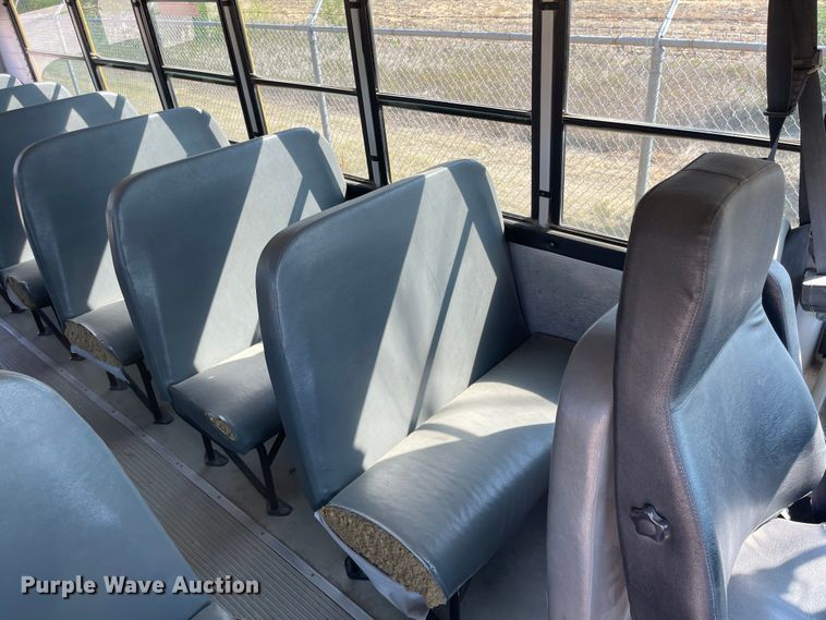 image for item MU9257 2004 Freightliner FS65  school bus