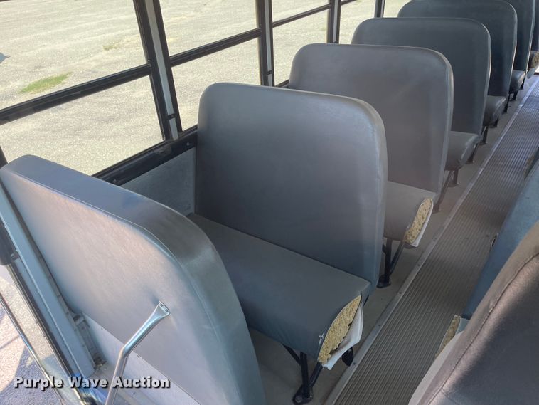 image for item MU9257 2004 Freightliner FS65  school bus