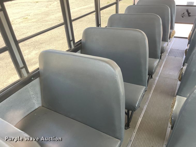 image for item MU9257 2004 Freightliner FS65  school bus