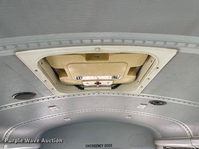 image for item MU9257 2004 Freightliner FS65  school bus