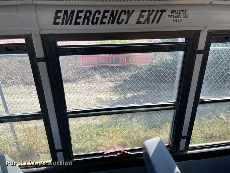 image for item MU9257 2004 Freightliner FS65  school bus