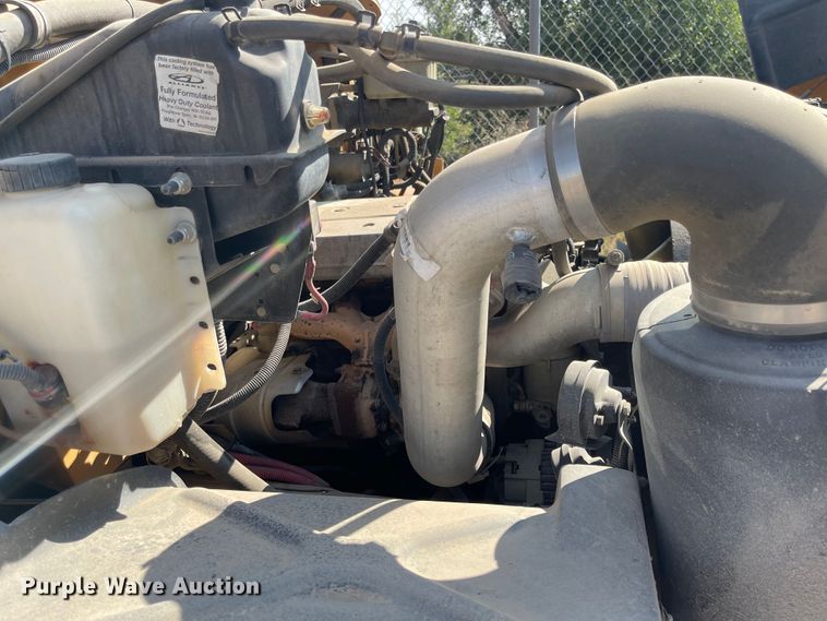 image for item MU9257 2004 Freightliner FS65  school bus