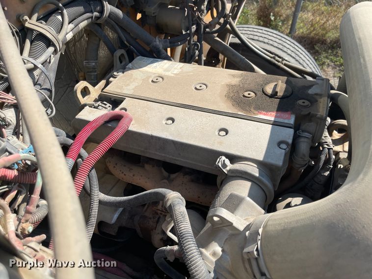 image for item MU9257 2004 Freightliner FS65  school bus