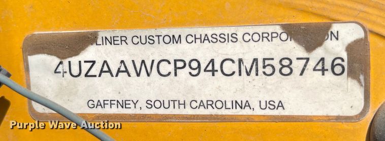 image for item MU9257 2004 Freightliner FS65  school bus