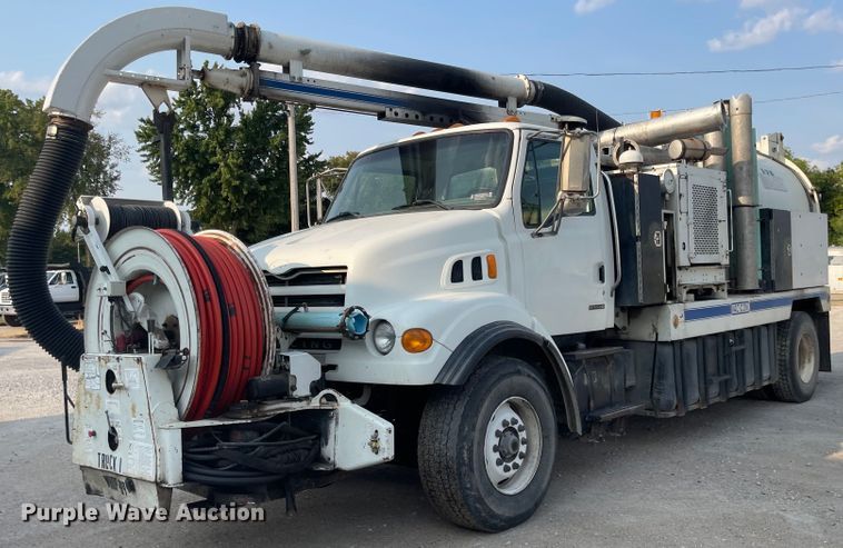 image for item MU9261 2003 Sterling L7500  sewer jetter truck