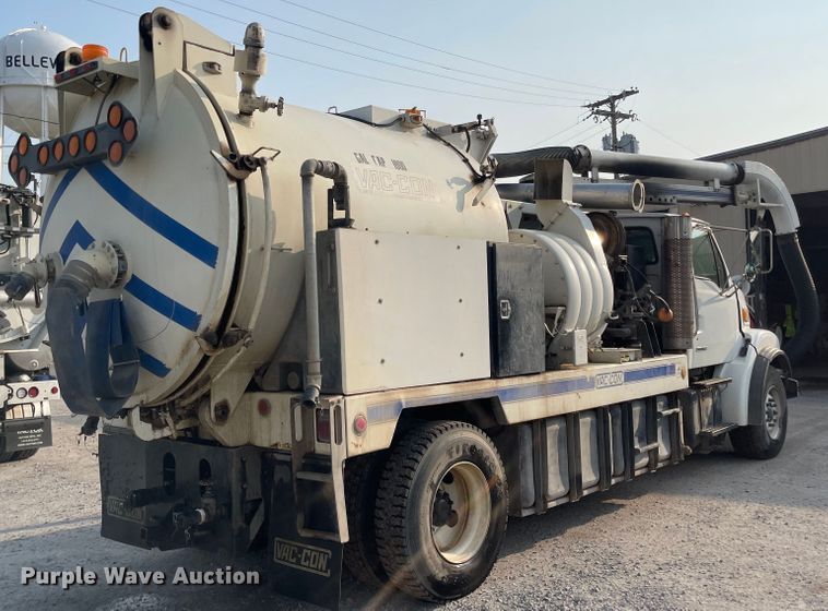 image for item MU9261 2003 Sterling L7500  sewer jetter truck