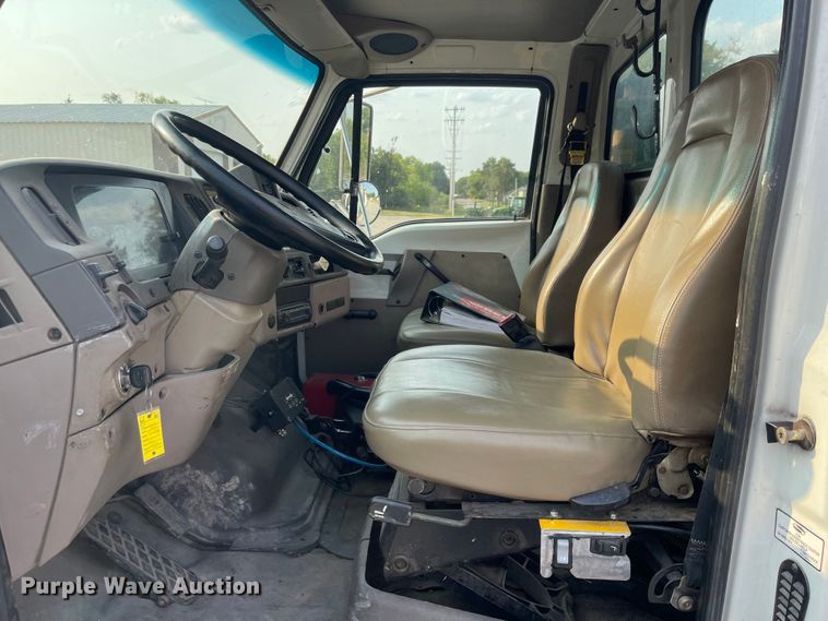 image for item MU9261 2003 Sterling L7500  sewer jetter truck