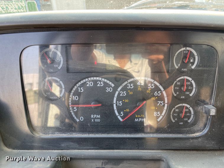 image for item MU9261 2003 Sterling L7500  sewer jetter truck