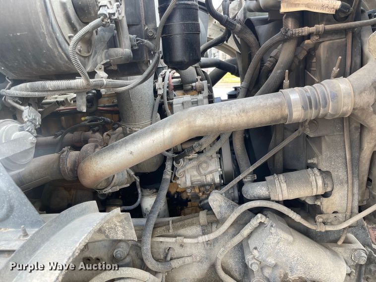 image for item MU9261 2003 Sterling L7500  sewer jetter truck