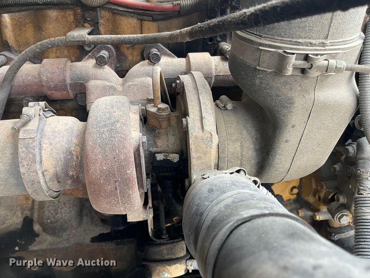 image for item MU9261 2003 Sterling L7500  sewer jetter truck