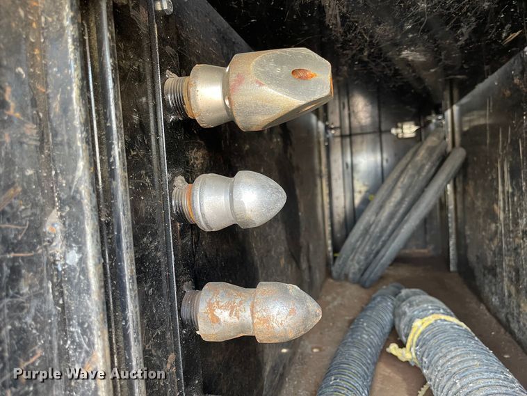 image for item MU9261 2003 Sterling L7500  sewer jetter truck