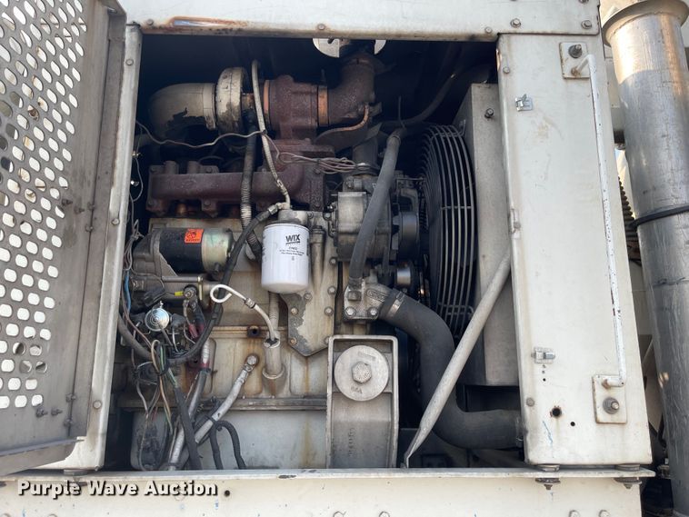 image for item MU9261 2003 Sterling L7500  sewer jetter truck