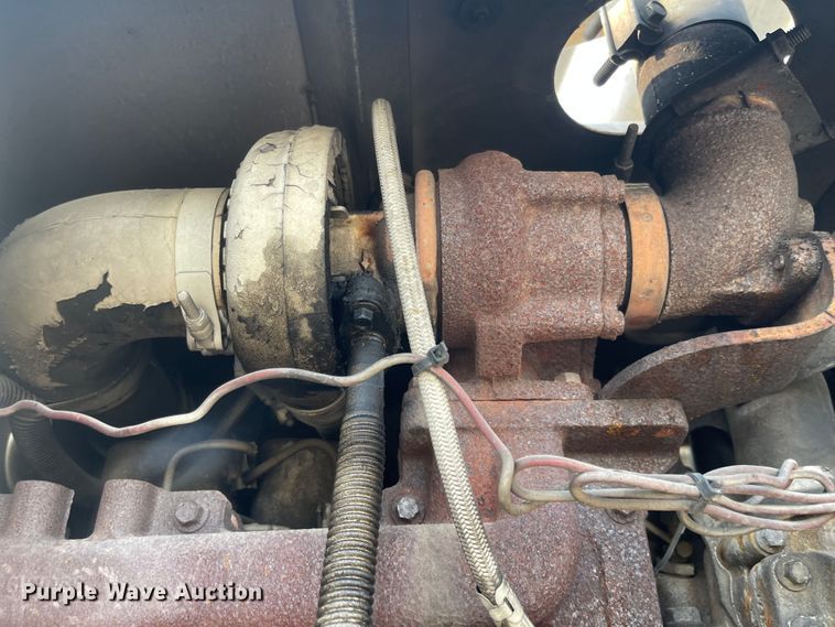 image for item MU9261 2003 Sterling L7500  sewer jetter truck