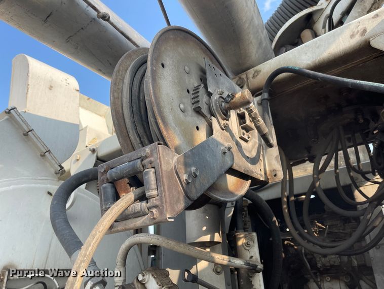 image for item MU9261 2003 Sterling L7500  sewer jetter truck