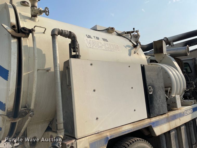 image for item MU9261 2003 Sterling L7500  sewer jetter truck