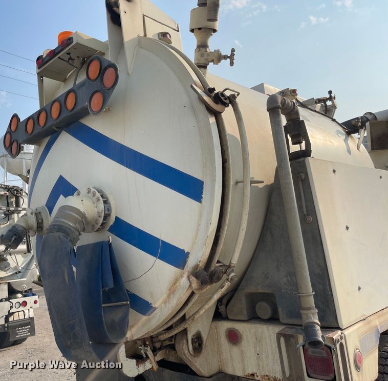 image for item MU9261 2003 Sterling L7500  sewer jetter truck